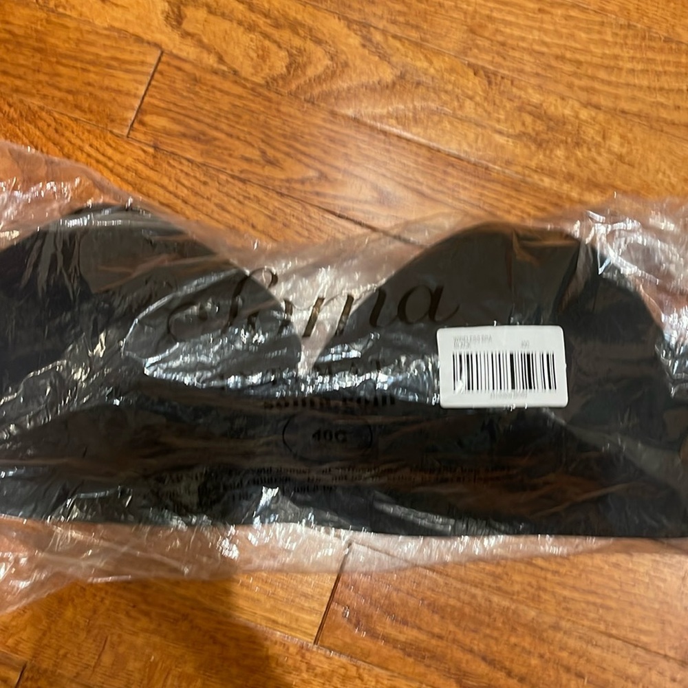 NWT Vanishing Back Wireless Soma bra,40C